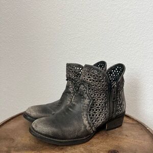Corral Circle G Shortie Laser Cut Out Western Ankle Leather Boots Women’s 9